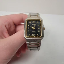 Seiko 2430-5560 Quartz Ladies Watch Black Gold Dial Japan Vintage