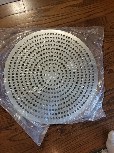 American METALCRAFT, Inc. 18918SP Superperf Disk, 18" Diameter Pizza Pan - Picture 4 of 4