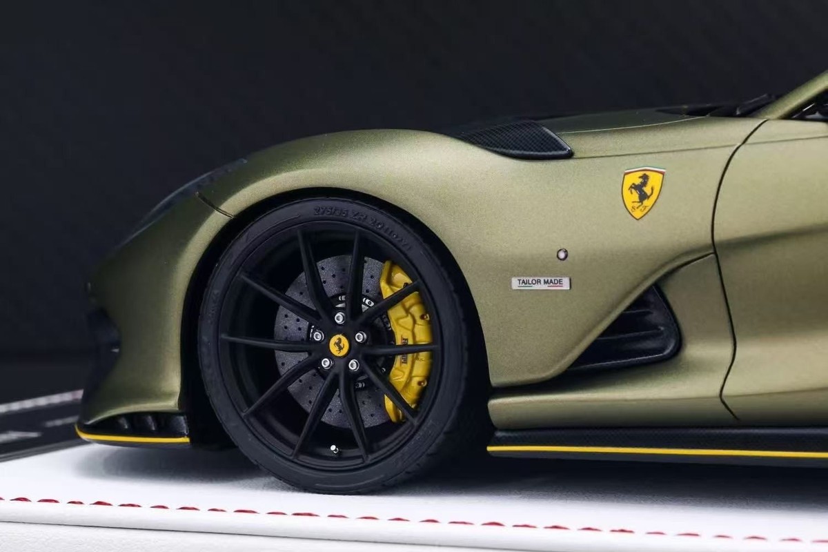 Ferrari 812 Competizione(Matt Metallic Olive Green)[Davis