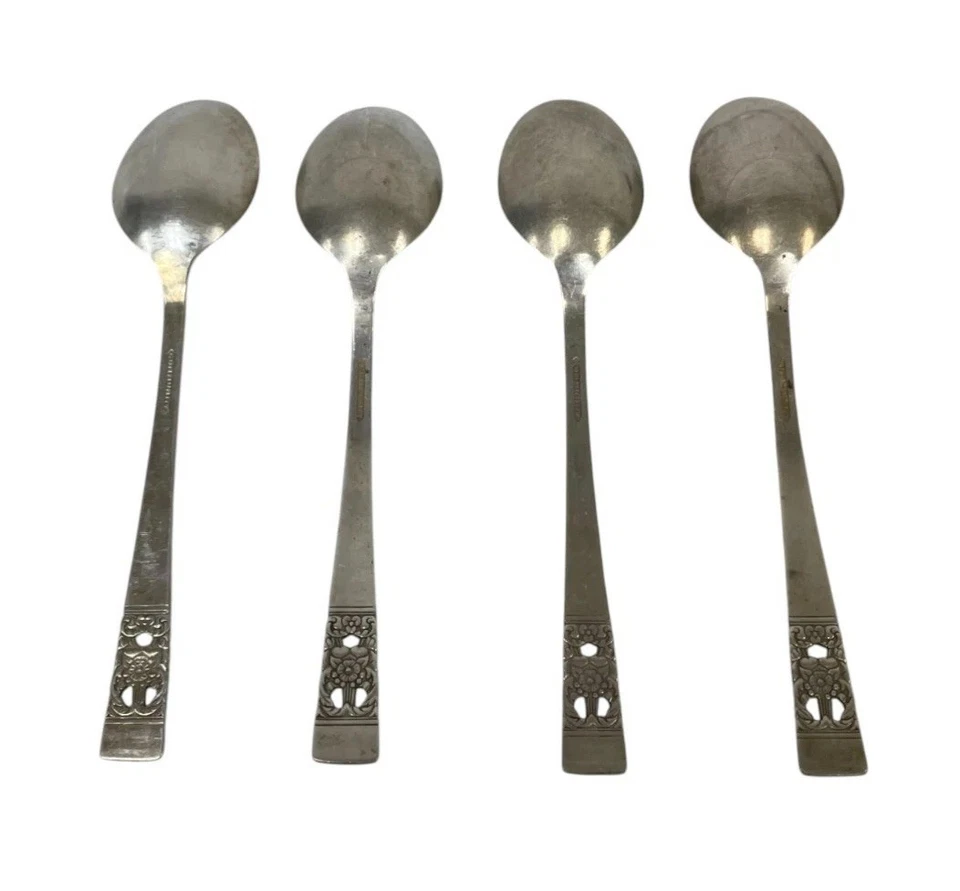 Lot Of 4 Vintage Community Coronation Silverplated Floral Design Dinner Spoons - Image 2 of 4
