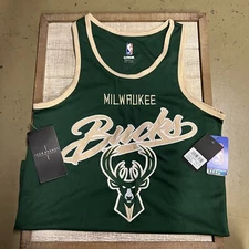 Milwaukee Bucks - NBA UNK Jersey Tank Top Green Mens size Small Sewn