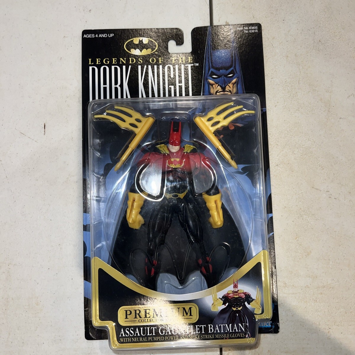 1996 Kenner Legends of the Dark Knight Premium Assault Gauntlet