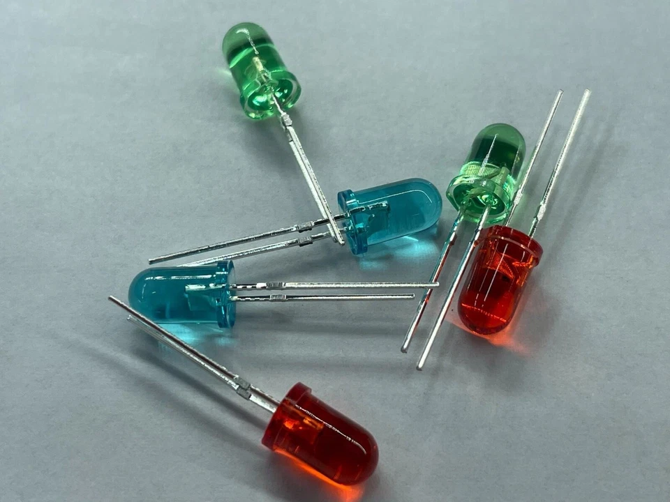 Slow Blinking LEDs Flashing CLEAR FOCUSED  Flash 5mm LED Red Blue Green *100* - Image 2 of 2