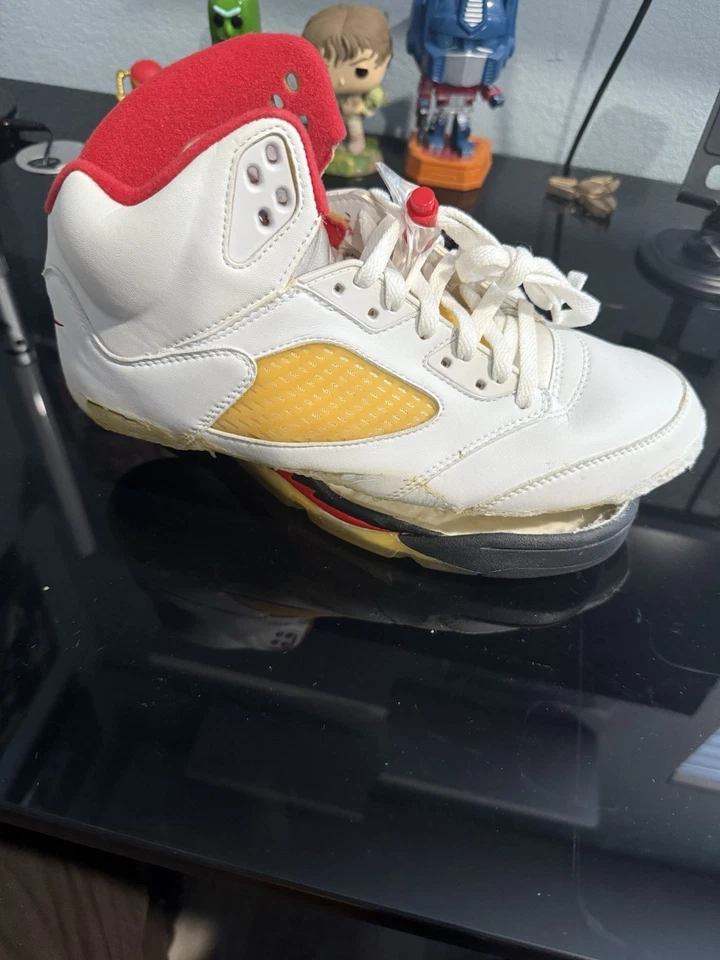 Talla 9 - Air Jordan 5 Retro 2000 Blanco Rojo Fuego Foto 2 de 4