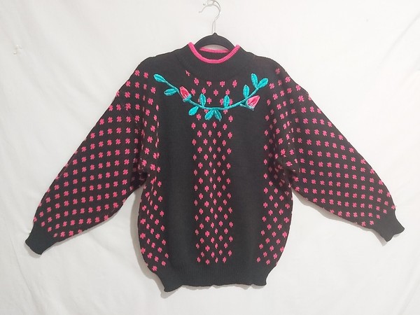 Fun  Knitz Black Pink Floral Knit Jumper Acrylic Size S (4804)