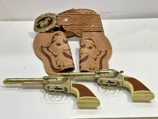 2690.2 ~ Vintage 1975 Gabriel Toy Cap Guns W/Holster! Good Condition!