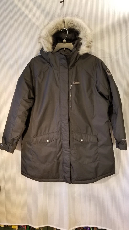 Men's  2XL Columbia Omni Heat Shield  Winter Parka W/ Hood Removable Fur - Image 3 of 4