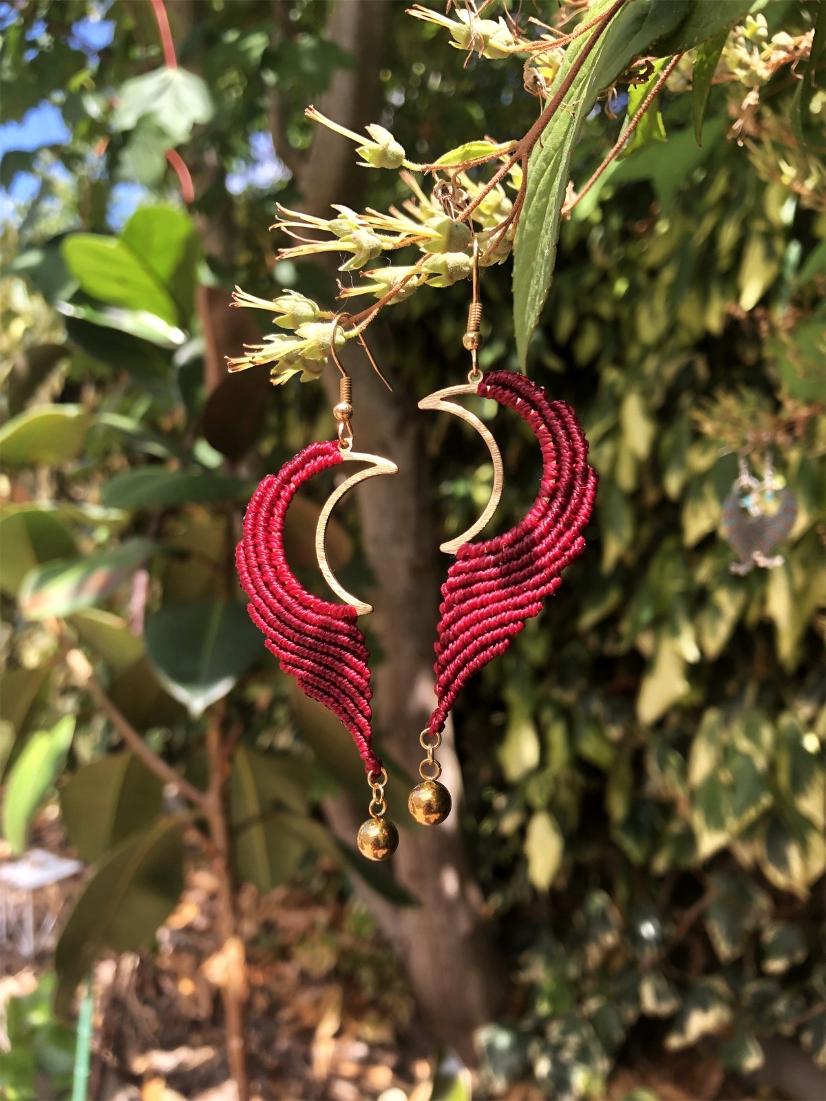Boucles d'oreilles lune cœur statement micro macramé original, créations artisanales bohèmes