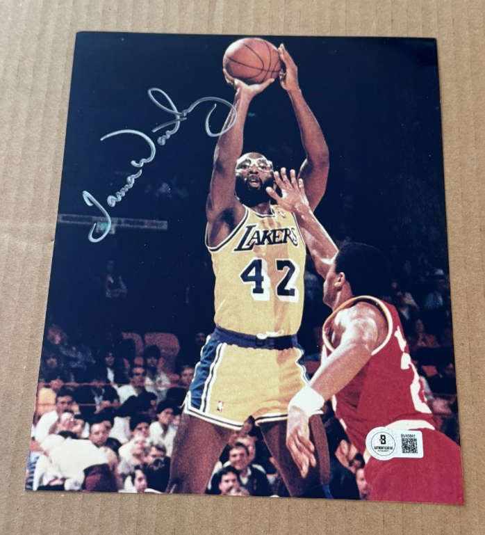 James Worthy Autographed Signed Los Angeles Lakers 8X10 PHOTO BECKETT COA HAND 
