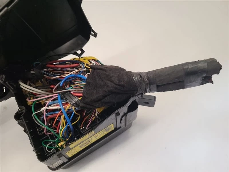 2017-18 HYUNDAI SANTA FE 3.3L 熔断器盒发动机 AWD  — 第 4/4 张图片