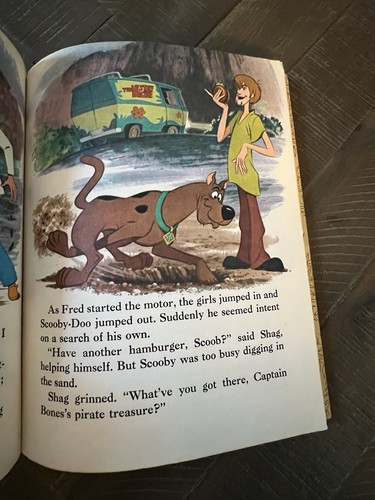 1974 Little Golden Book #126 SCOOBY-DOO AND THE PIRATE TREASURE 1st Ed 49c - Imagen 6 de 11