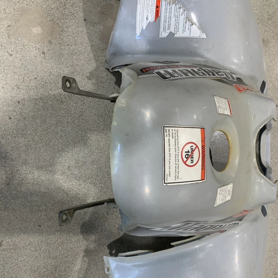 Cabina Asm, delantera, Silver Vapor Met - Polaris 330 Magnum 2004 Foto 4 de 4