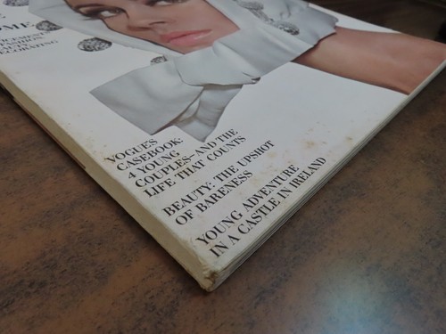 VOGUE Magazine November 15 1964 Jane Holzer - Picture 4 of 21