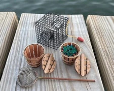 MINIATURE CRABBING KIT - TRAP, NET & 2 BUSHEL BASKETS WITH LIDS, ONE WITH CRABS!