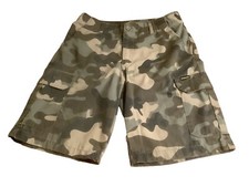 Stanley Camo Fede Green Tan Cargo Shorts Men  s Sz 32x10 Pockets Light Distressed