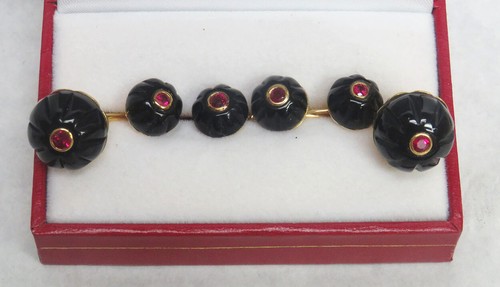 CARTIER DESIGNER ALDO CIPULLO 1980's 18K GOLD ONYX RUBIES CUFFLINKS & STUDS SET