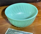 Vintage FIRE KING Jadeite Swirl Mixing Bowl Green Slag Milk Glass 7 inch