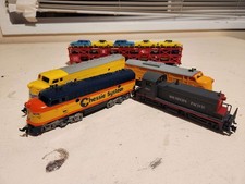 Lot of 4 HO Scale Diesel Locomotives + ATSF Auto Rack Car — Union Pacific (x2),
