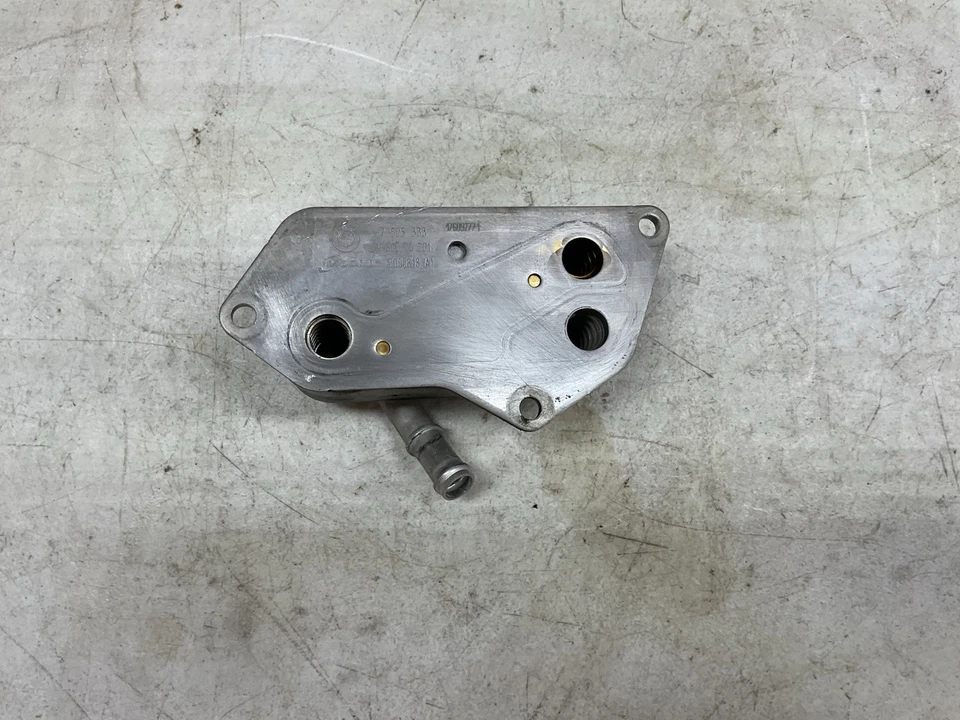 BMW 528I XDRIVE 2010 - Enfriador de aceite del motor 7525333 Foto 4 de 4