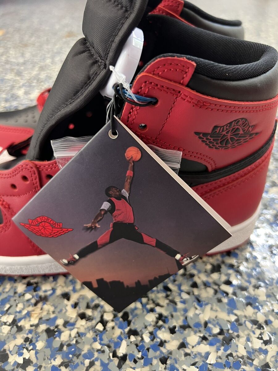 NIKE AIR JORDAN 1 RETRO HIGH 85 VARSITY RED SIZE 9.5 BQ4422 NIKE AIR JORDAN 1 RETRO HIGH 85 VARSITY RED SIZE 9.5 BQ4422