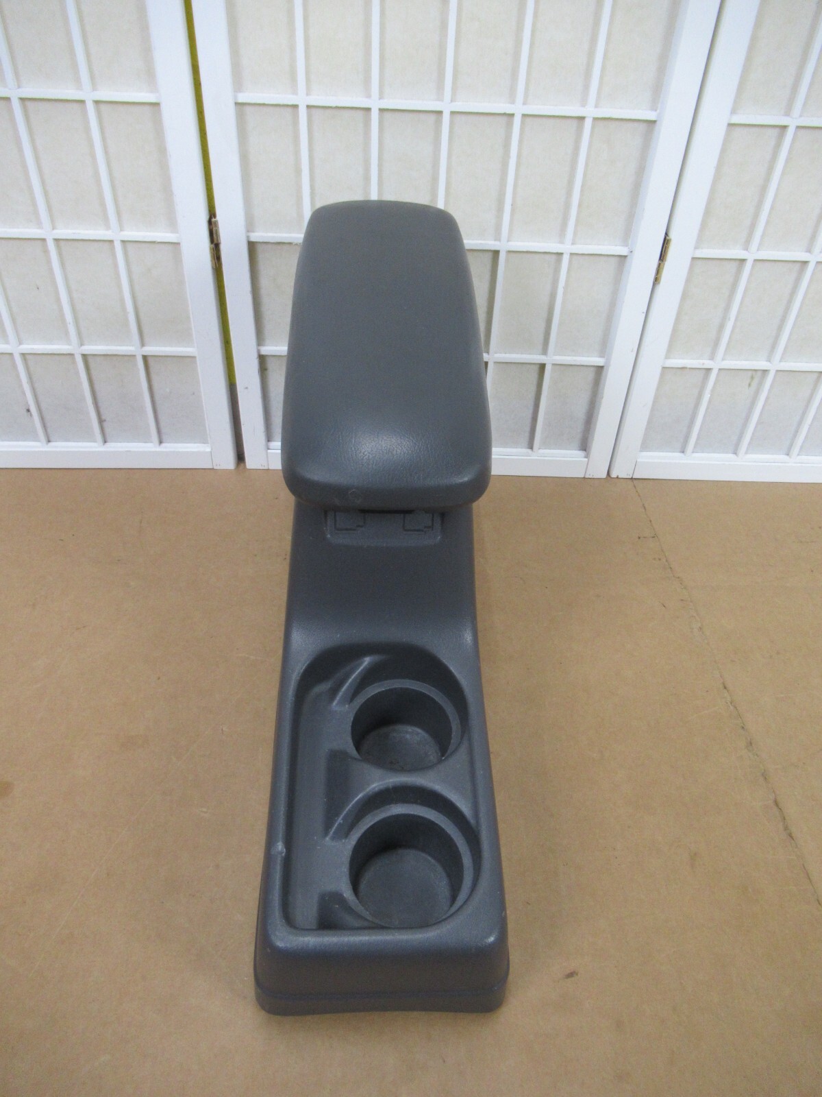 8697 Nissan D21 Pickup Truck Center Console Shifter Armrest Cup Drink