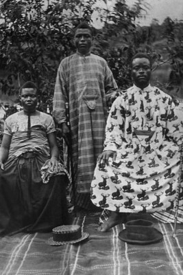 Deutsch Kamerun gebürtiger Häuptling mit Frau und Sohn 1910 4x6 FOTO