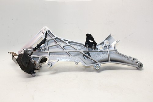 2006 Honda St1300 Front Foot Rests Pegs Steps Set Pair - Picture 12 of 14