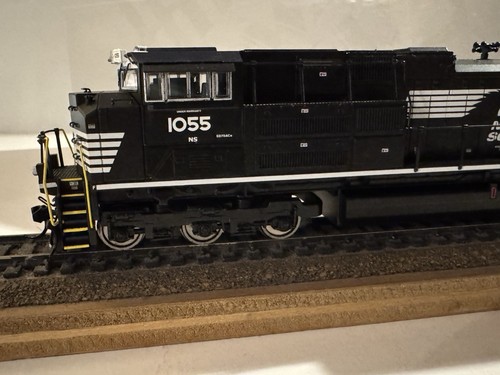 Broadway Limited 8680 HO Train EMD SD70ACe Diesel Loco Sound/DC/DCC w/ Smoke - Picture 12 of 17