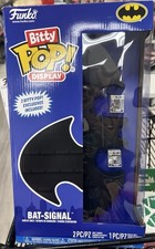 BITTY POP! ESTANTE DE EXHIBICIÓN SEÑAL MURCIÉLAGO CON DOS BITTY POP EXCLUSIVO INCLUIDO NUEVO