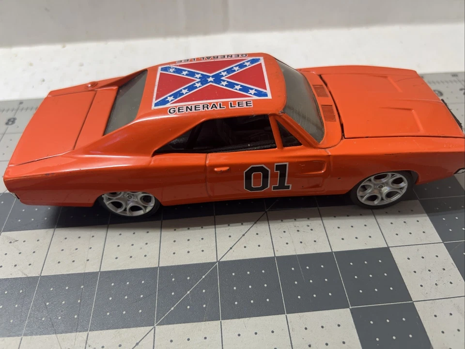 Dodge Charger Dukes Of Hazzard Warner 1981 ERTL DieCast General Lee 1969 1:18 Foto 2 de 4