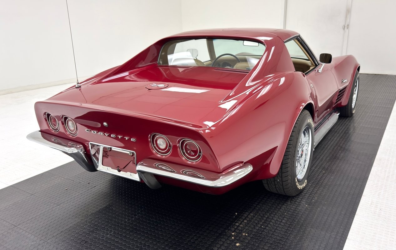 1970 Marlboro Maroon Metallic Chevrolet Corvette   | C3 Corvette Photo 8