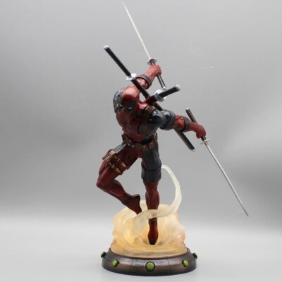 Deadpool - EPISCHE Sammlerfigur (35cm) - Modellfigur in Kampfposition