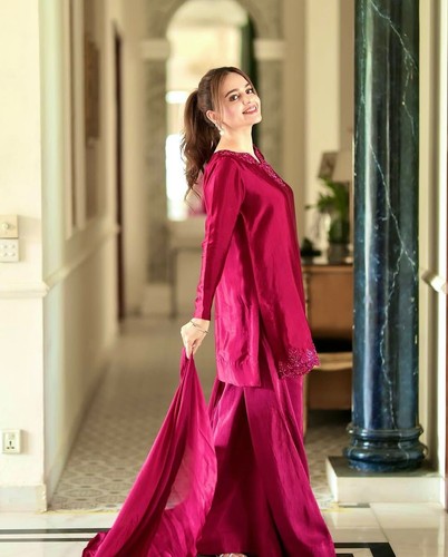 Traje Farshi Shalwar de diseñador paquistaní último - Imagen 2 de 8