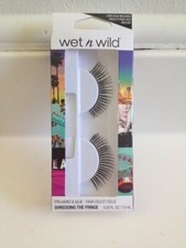 Wet n Wild Shredding the Fringe Eyelashes  Glue New