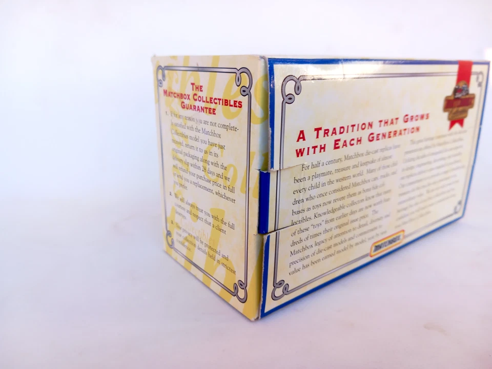 1/43 O scale matchbox truck pickup YIS04 1957 Chevrolet 3100 American Airlines - Image 3 of 4