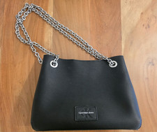 Calvin Klein Jeans Damen Schultertasche Schwa...