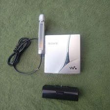 Sony Md Walkman Mz-E720 With Lcd Remote Control And Dry Battery Charger