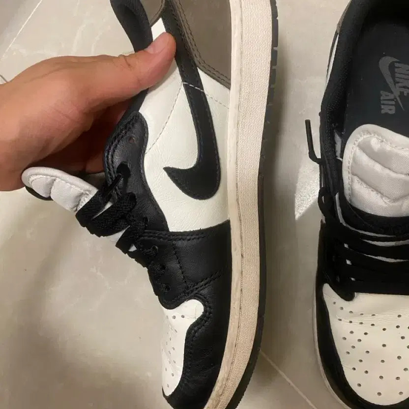 Nike Jordan 1 Low Mocha 270 Sneakers thumbnail 7