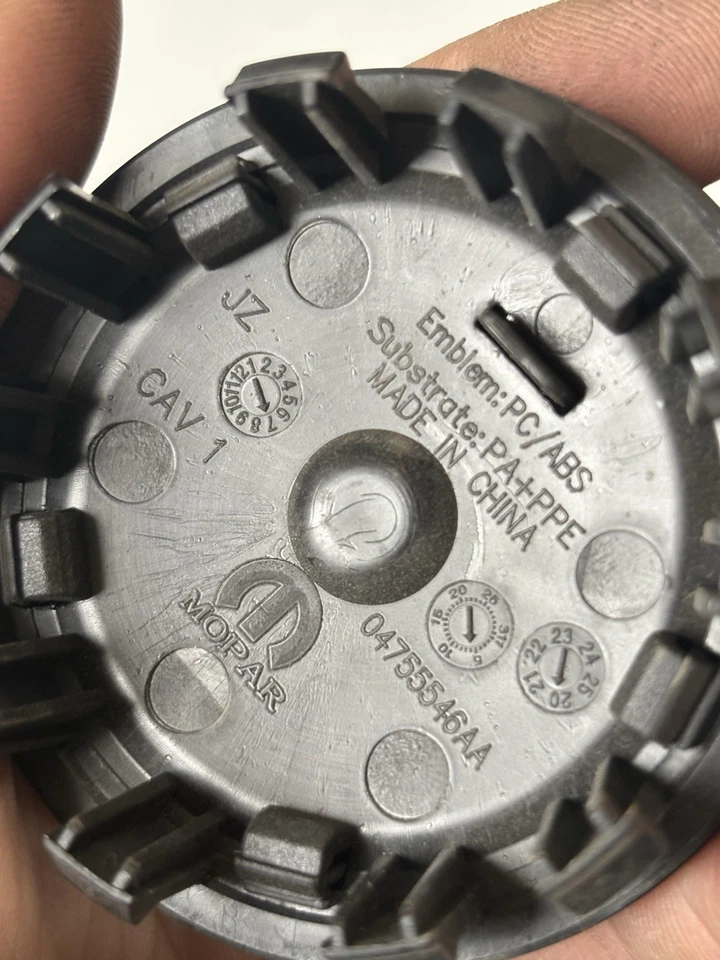 Jeep Grand Wagoneer 2022-2024 OEM 20" tapa central de llantas de aleación 04755546aaa Foto 2 de 2