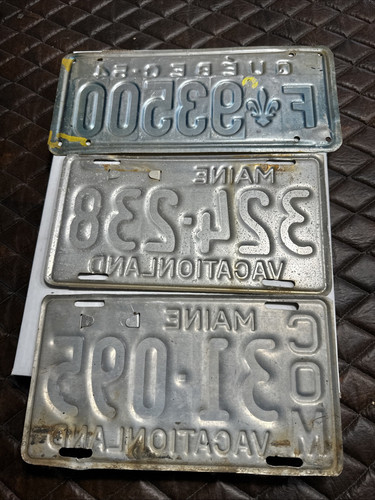 70 Year Old Group Of Quebec And Maine License Plates. Very Good Condition - Picture 2 of 2