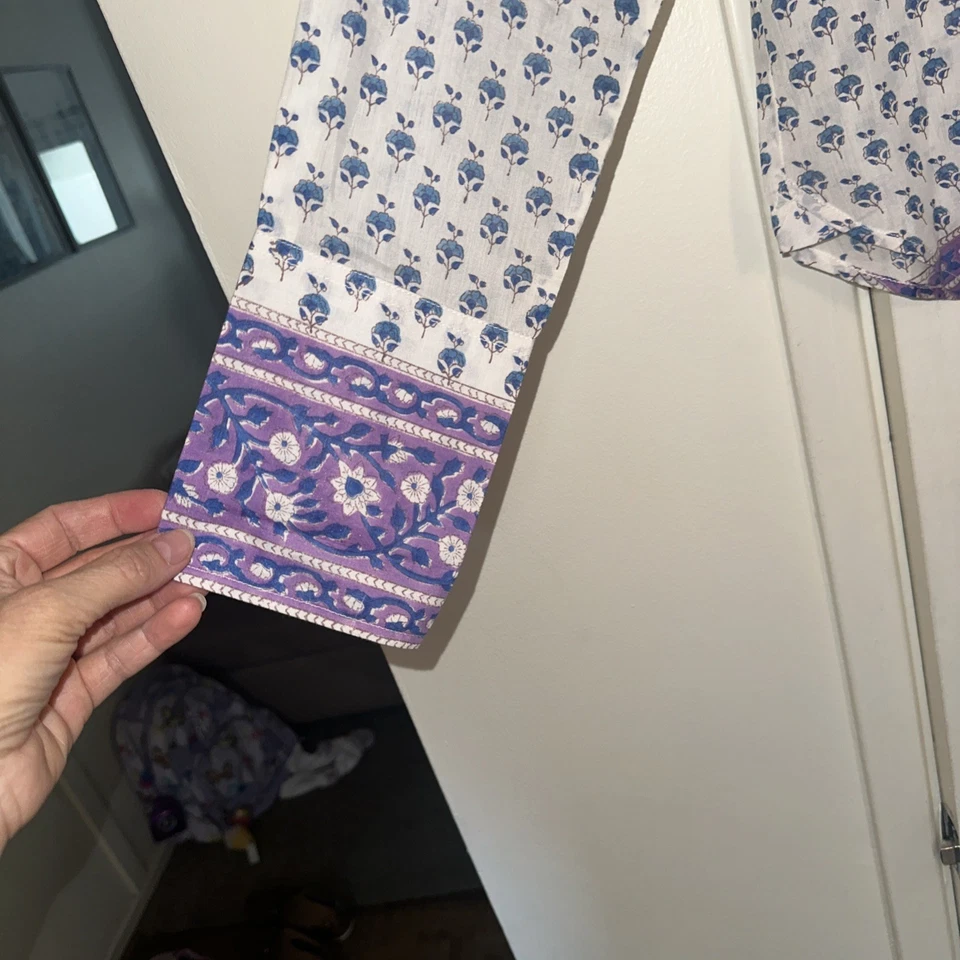 Top manga larga algodón ligero estampado azul blanco Alicia Bell talla pequeña Foto 4 de 4