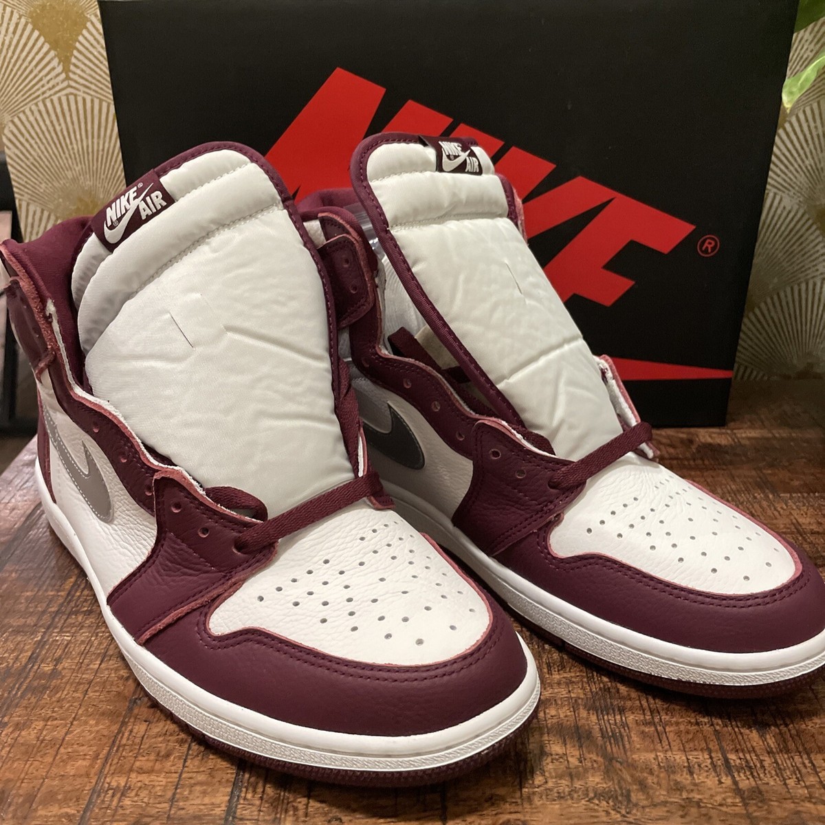 maronページ① Jordan1 85 Metallic Burgundy