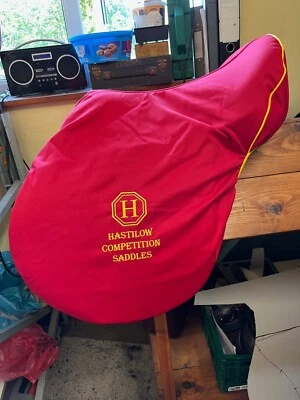 Hastylow Competition Sättel Sattelbezug - wasserdicht roter Stoff - nagelneu - Bild 1 von 2