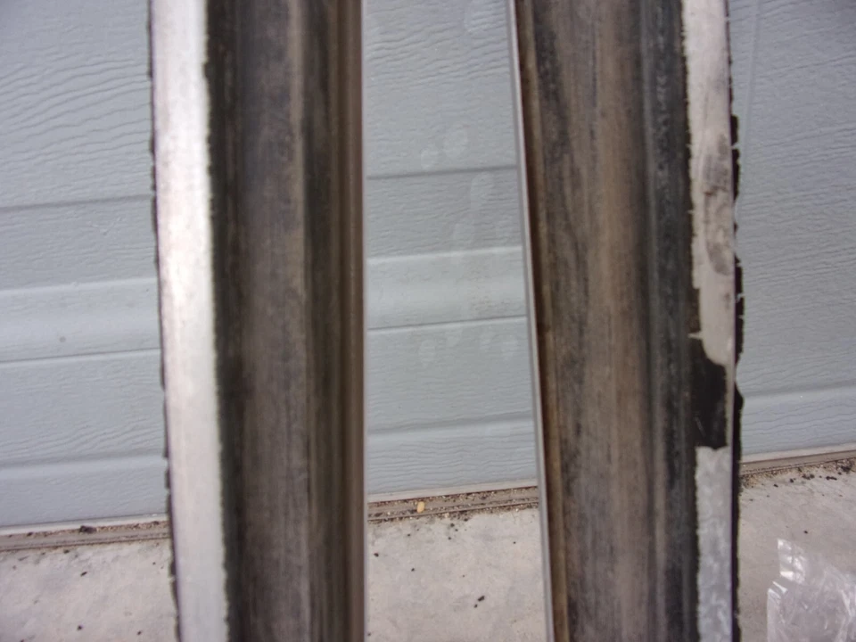 1993 Jeep Grand Cherokee zj para-brisa acabamento externo moldagem esquerda direita - Imagem 4 de 4