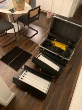 Kino Flo Diva-Lite 400/401 Two Light Kit w/ Road Case + Bulbs + Grid DIV-401-120