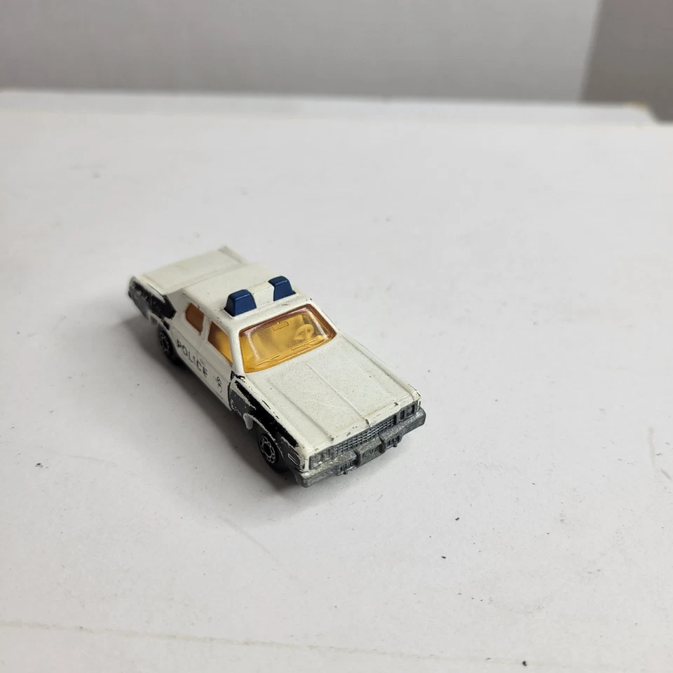 1979 Matchbox Lesney Superfast No 10 Plymouth Gran Fury Police Car Amber Windows - Image 4 of 4