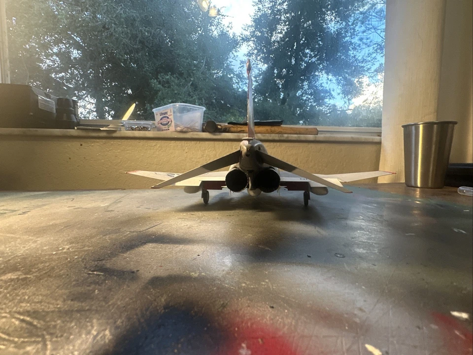 Modelo de avión acabado Tamiya 1/48 F-4B Phantom II construido profesionalmente Foto 3 de 4