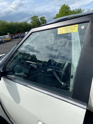 Front Door Glass Left 2018 SsangYong Tivoli White