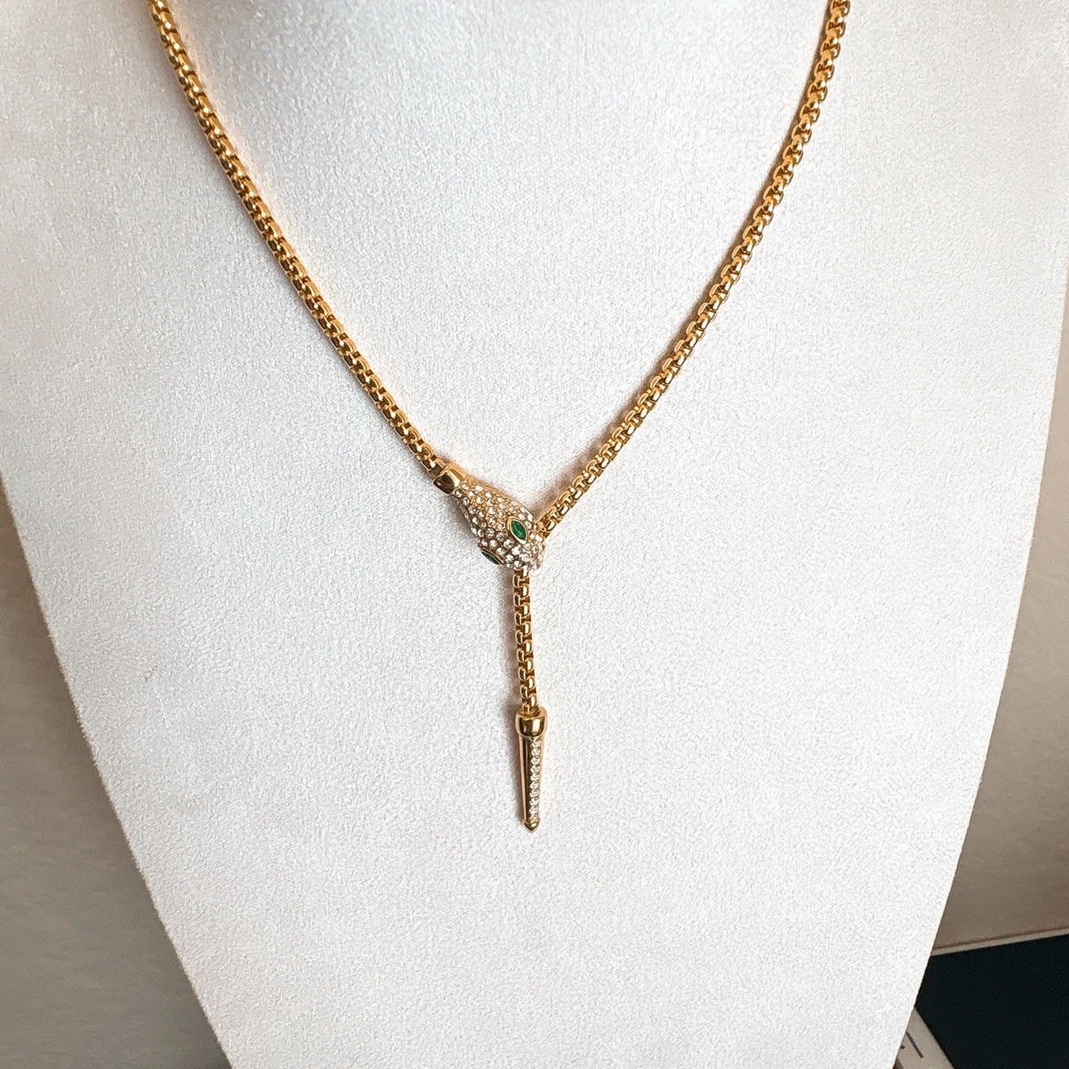Collana Con Pendente A Goccia In Oro Bianco 18k Con Smeraldi E Diamanti Ref Cin1685bbs 4183