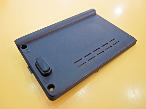Cache Trappe HDD Pour Toshiba Satellite U400 (U400-11T) – Occasion